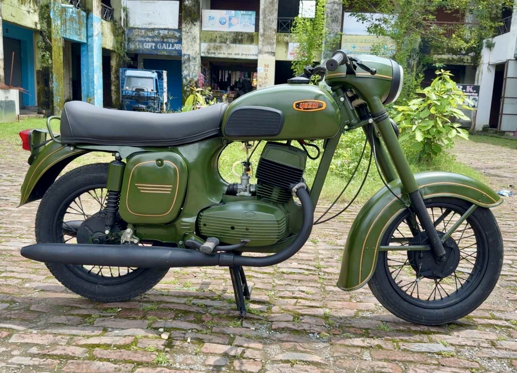 Yezdi 250 B-TYPE
